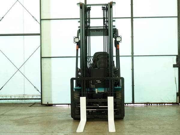 Forklift — Ready Stock (lot 1207-6035833)