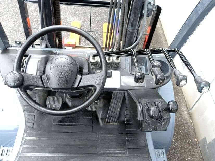 Forklift — Ready Stock (lot 1207-6043780)