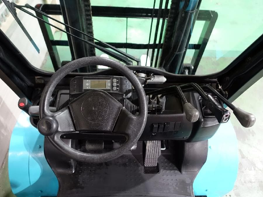 Forklift — Ready Stock (lot 1207-6153286)