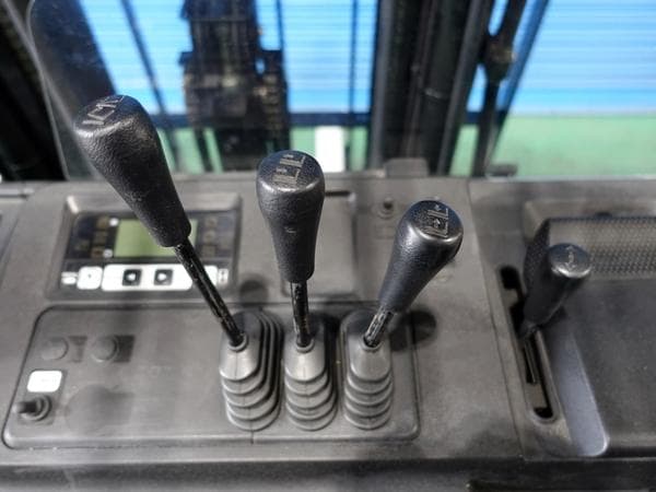 Reach Forklift — Ready Stock (lot 1207-6308773)