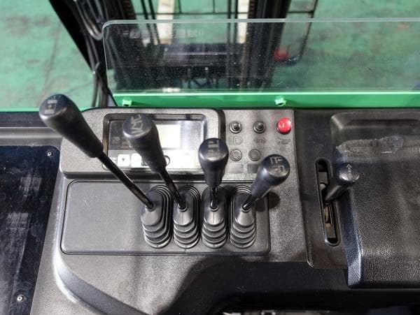 Reach Forklift — Ready Stock (lot 1207-6359412)