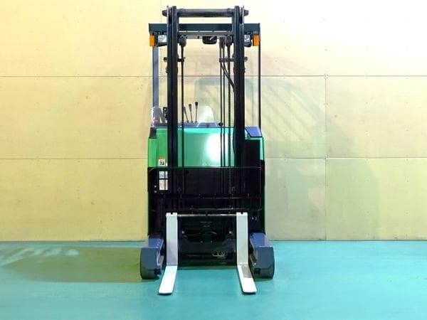Reach Forklift — Ready Stock (lot 1207-6404937)