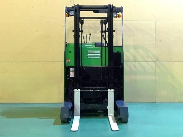 Reach Forklift — Ready Stock (lot 1207-6404981)