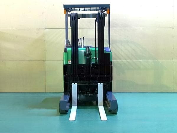 Reach Forklift — Ready Stock (lot 1207-6420216)