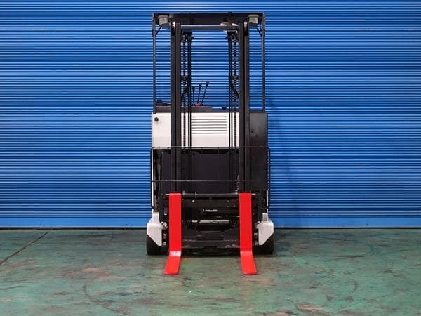 Reach Forklift — Ready Stock (lot 1207-6440402)