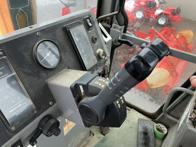 Tractor — Auction (lot 8451-1002)