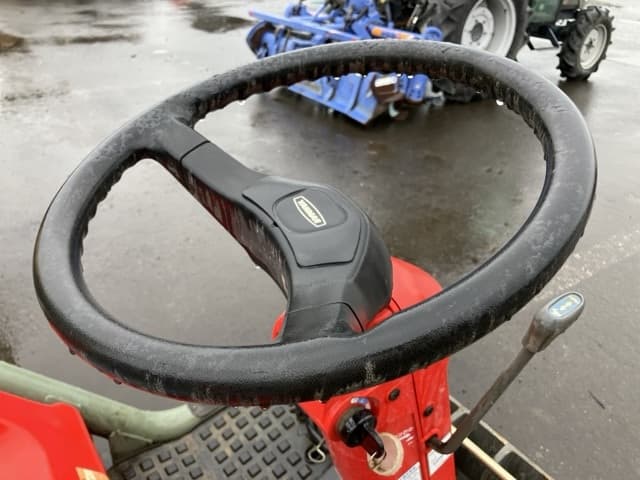 Tractor — Auction (lot 8451-1008)