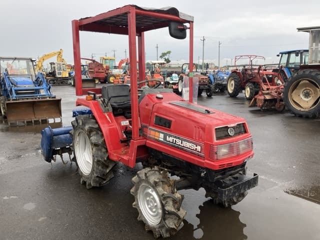 Tractor — Auction (lot 8451-1009)