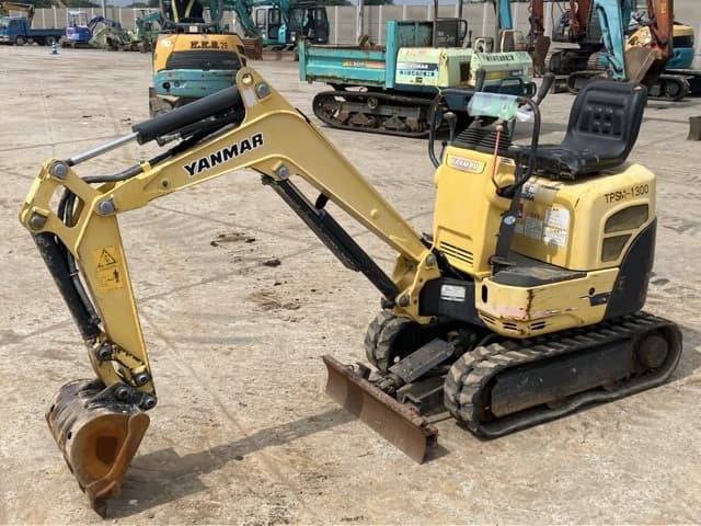 MINI EXCAVATOR — Auction (lot 8451-101)