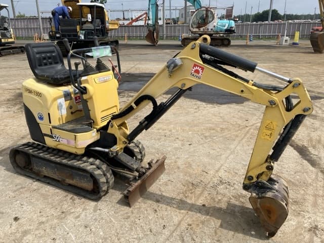 MINI EXCAVATOR — Auction (lot 8451-101)