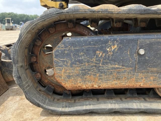 MINI EXCAVATOR — Auction (lot 8451-101)