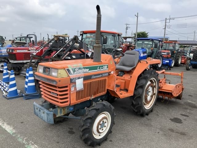 Tractor — Auction (lot 8451-1014)