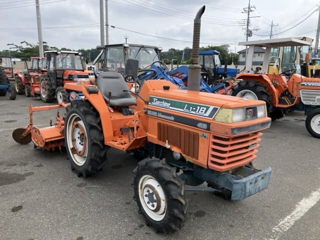 Tractor — Auction (lot 8451-1014)