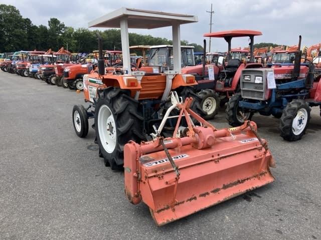 Tractor — Auction (lot 8451-1024)