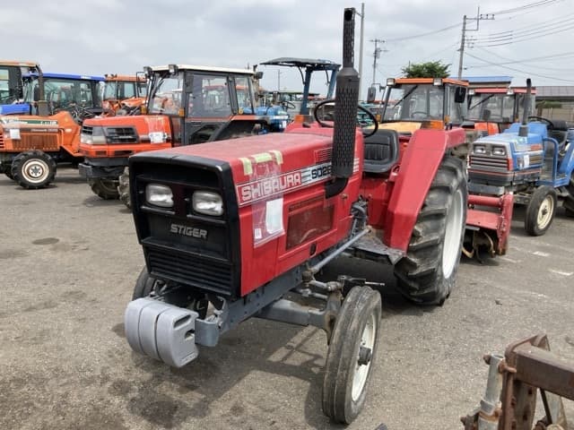 Tractor — Auction (lot 8451-1027)