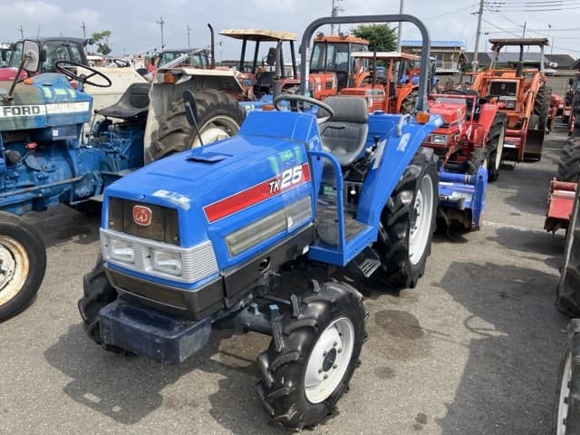 Tractor — Auction (lot 8451-1028)