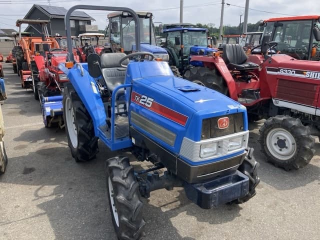 Tractor — Auction (lot 8451-1028)