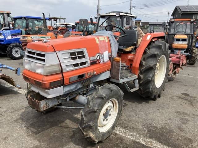 Tractor — Auction (lot 8451-1030)