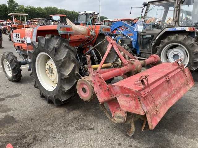 Tractor — Auction (lot 8451-1030)