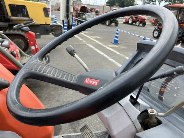 Tractor — Auction (lot 8451-1030)