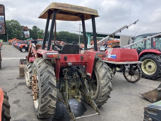 Tractor — Auction (lot 8451-1033)