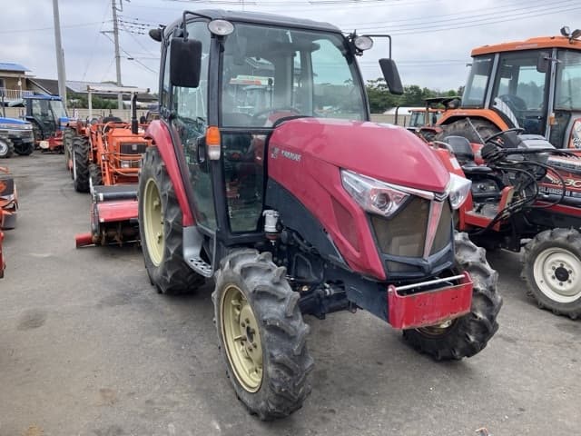 Tractor — Auction (lot 8451-1035)