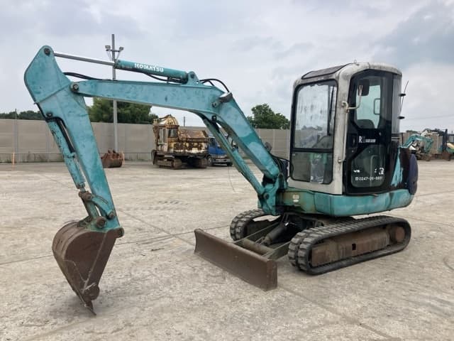 MINI EXCAVATOR — Auction (lot 8451-104)
