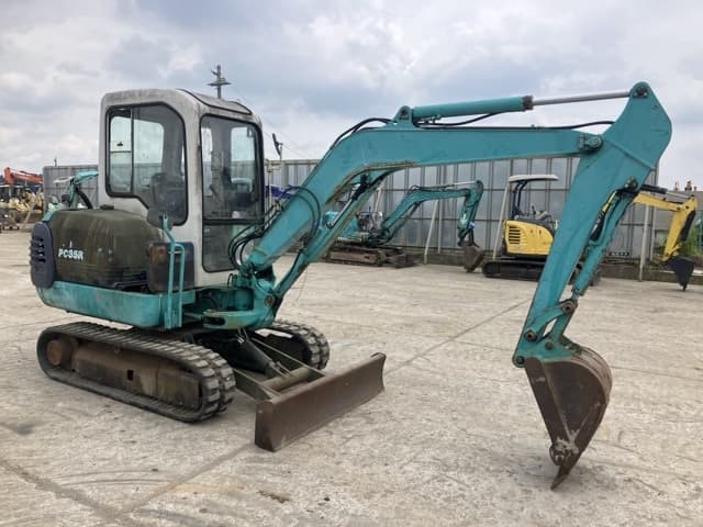 MINI EXCAVATOR — Auction (lot 8451-104)