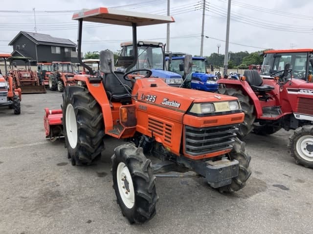 Tractor — Auction (lot 8451-1045)