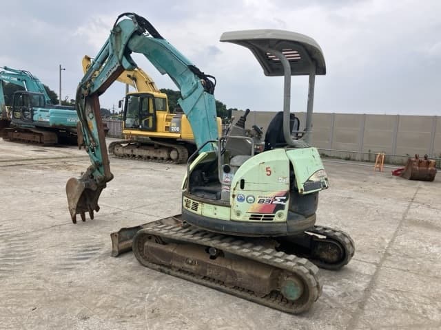 MINI EXCAVATOR — Auction (lot 8451-105)