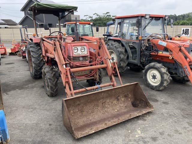 Tractor — Auction (lot 8451-1056)