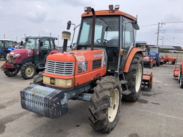 Tractor — Auction (lot 8451-1057)