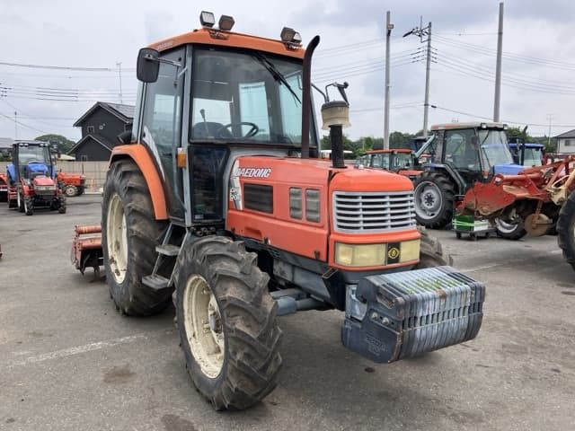 Tractor — Auction (lot 8451-1057)
