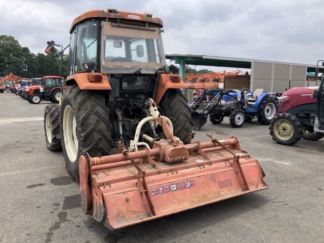 Tractor — Auction (lot 8451-1057)