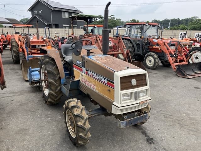 Tractor — Auction (lot 8451-1058)