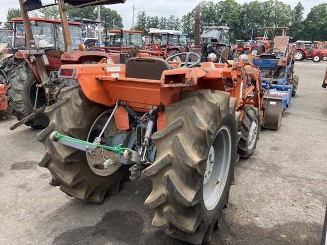 Tractor — Auction (lot 8451-1062)