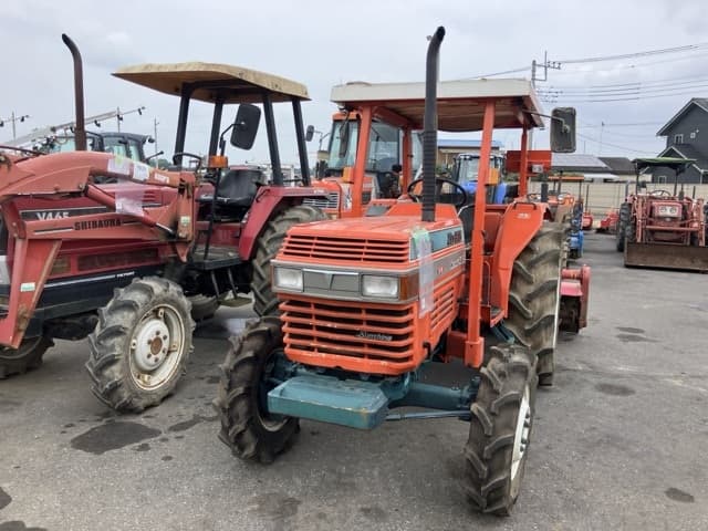 Tractor — Auction (lot 8451-1064)