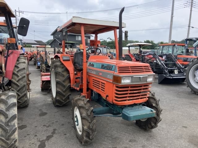 Tractor — Auction (lot 8451-1064)