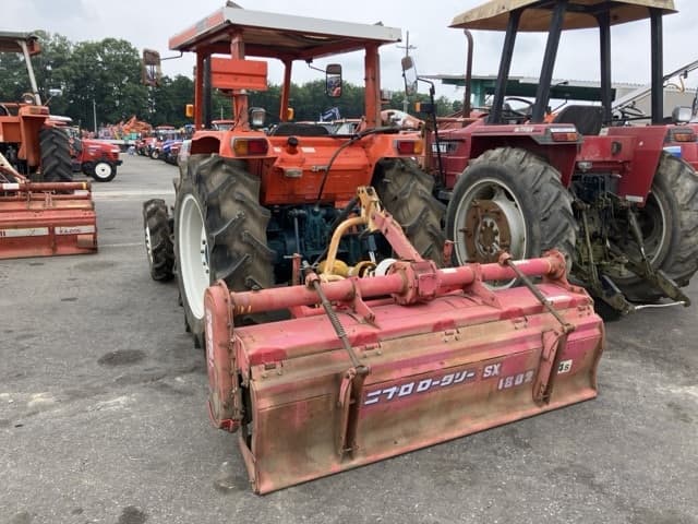 Tractor — Auction (lot 8451-1064)