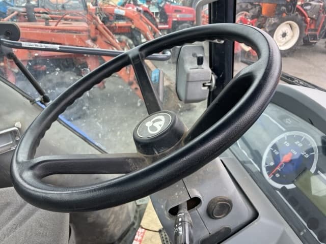 Tractor — Auction (lot 8451-1068)