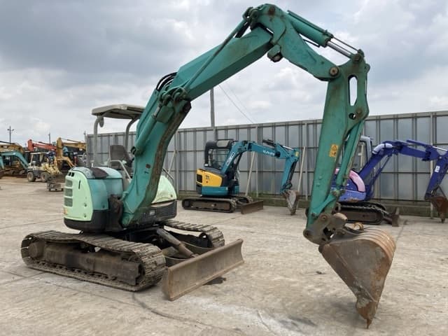 MINI EXCAVATOR — Auction (lot 8451-107)