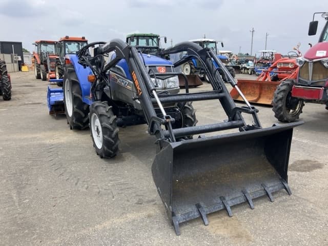 Tractor — Auction (lot 8451-1070)