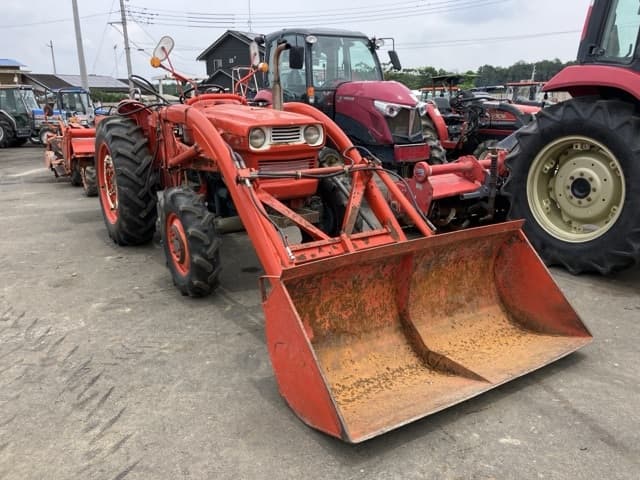 Tractor — Auction (lot 8451-1074)