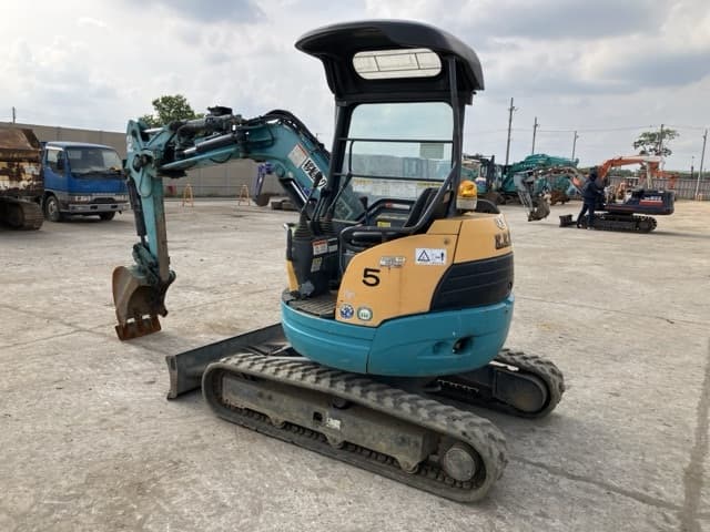 MINI EXCAVATOR — Auction (lot 8451-108)
