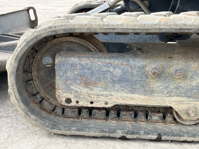 MINI EXCAVATOR — Auction (lot 8451-108)