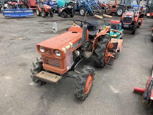 Tractor — Auction (lot 8451-1081)