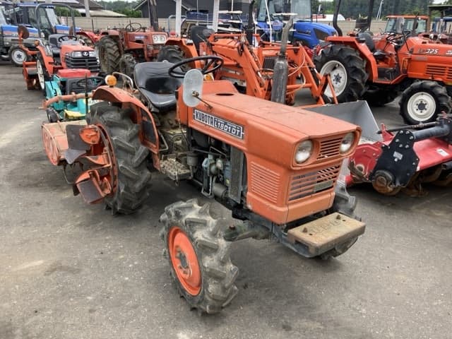 Tractor — Auction (lot 8451-1081)