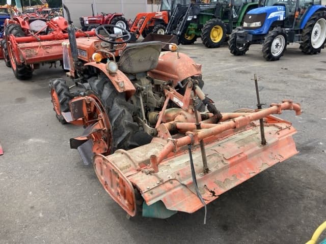 Tractor — Auction (lot 8451-1081)