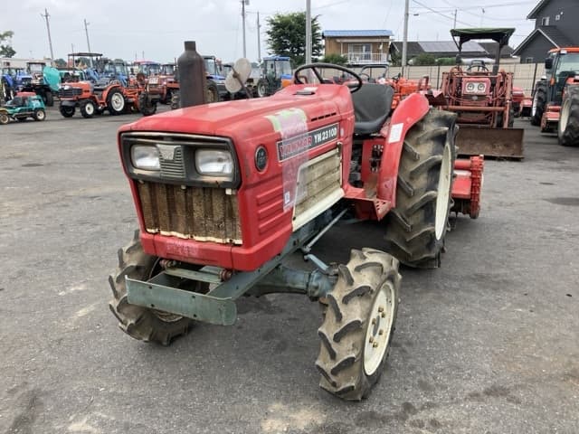 Tractor — Auction (lot 8451-1082)