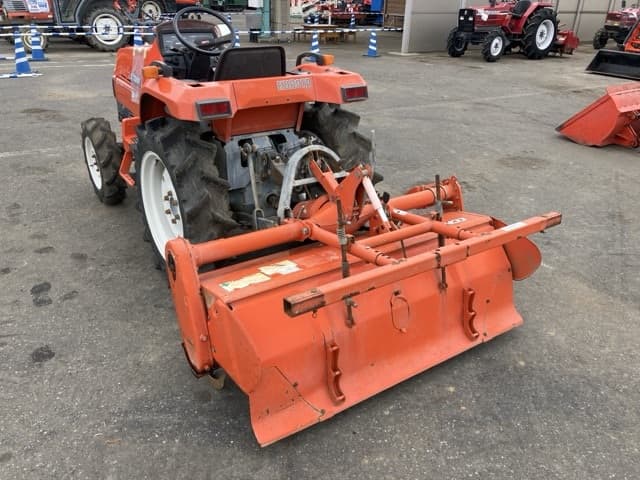 Tractor — Auction (lot 8451-1087)